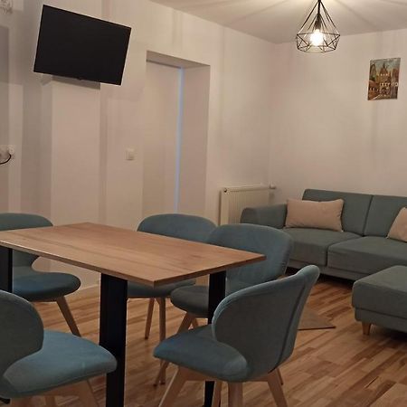 Chrysanthemum Apartman Segesvár Kültér fotó